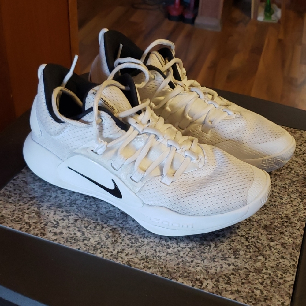 Nike Hyperdunk mens size 6.5